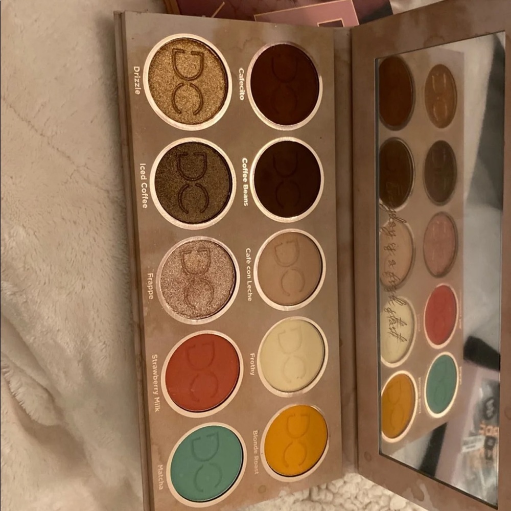Makeup palette Dominic cosmetics